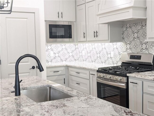 Building Photo - 8 Whithorn Ln