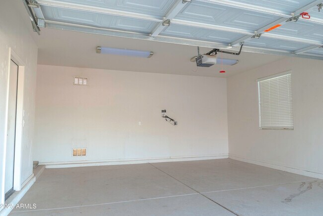 Building Photo - 46011 W Keller Dr