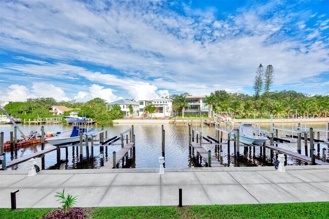 Building Photo - 1703 N Tamiami Trl