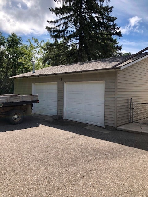 Building Photo - 3 Bedrooms, 2.5 Bathrooms Single Family Home in Crosby, MN w/2.5 car insulated garage