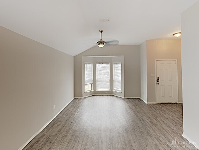 Building Photo - 1701 Bob Dr
