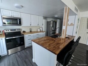 Building Photo - 7998 Chase Cir