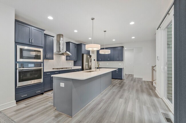 Building Photo - 22956 Aurora Vw Dr