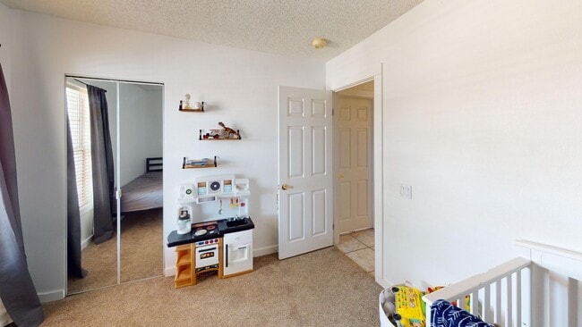 Building Photo - 3 Bedrooms, 2 Bath House