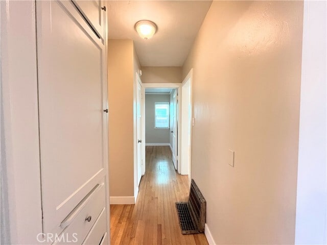 Building Photo - 215 E Scott St