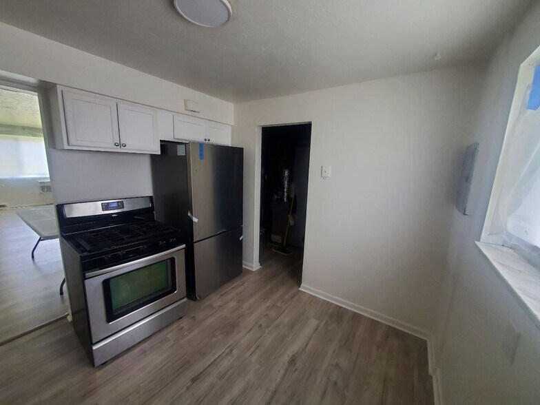Building Photo - 23756 Banbury Cir