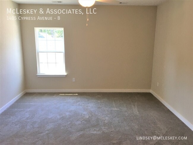 Building Photo - 1405 Cypress Ave