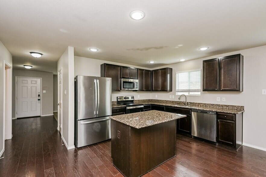 Building Photo - 10009 Calcite Dr