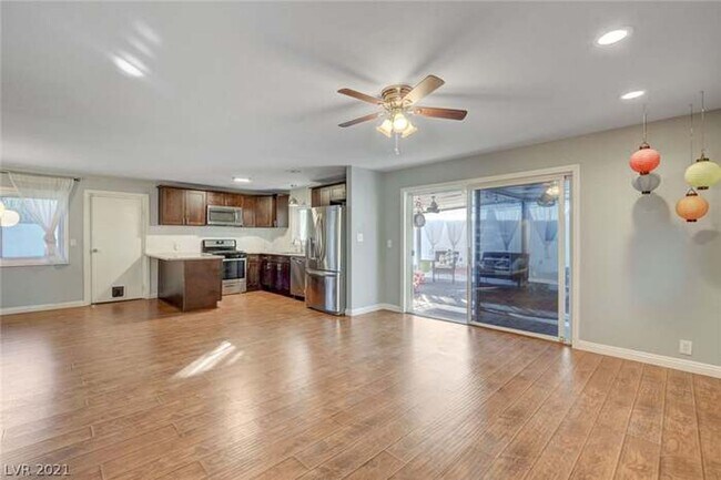 Building Photo - SUPER SWEET HOME WITH CASITA, NO HOA