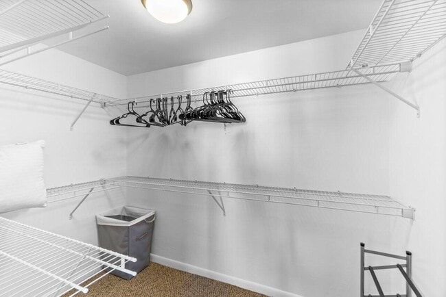 Building Photo - 2900 SW 22nd Ave
