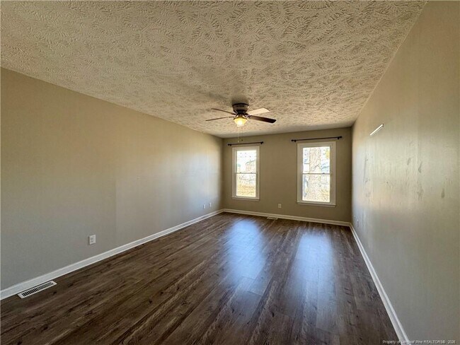 Building Photo - 204 Fair Oaks Dr