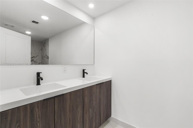 Building Photo - 14530 SW 261st Terrace