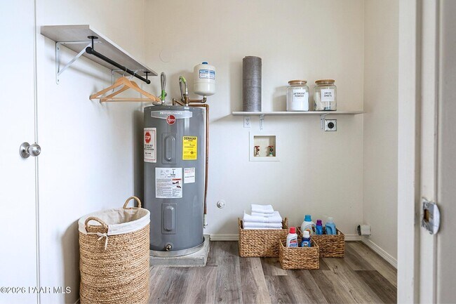 Building Photo - 3055 N Corrine Dr