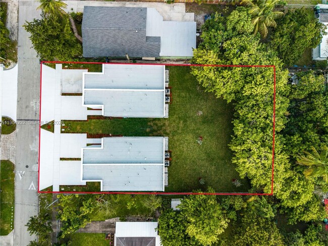 Building Photo - 116 NW 5th Ave