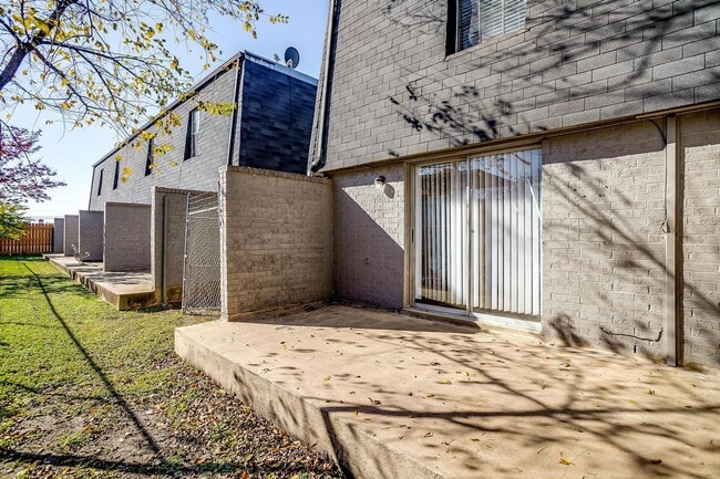 Building Photo - Cozy Apartment in a Great Location!