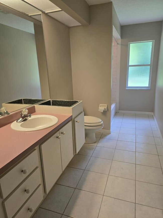 Building Photo - Beautiful 3/2/2 in Sugarmill Woods!!!