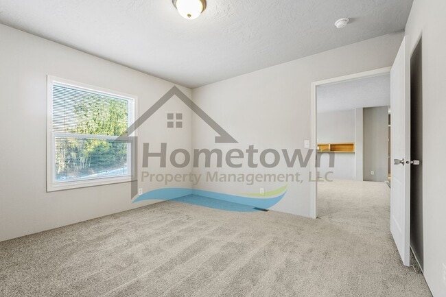 Building Photo - 3 Bedroom 2 Bathroom Home on a Private Lot out in the Country Near Sagle!