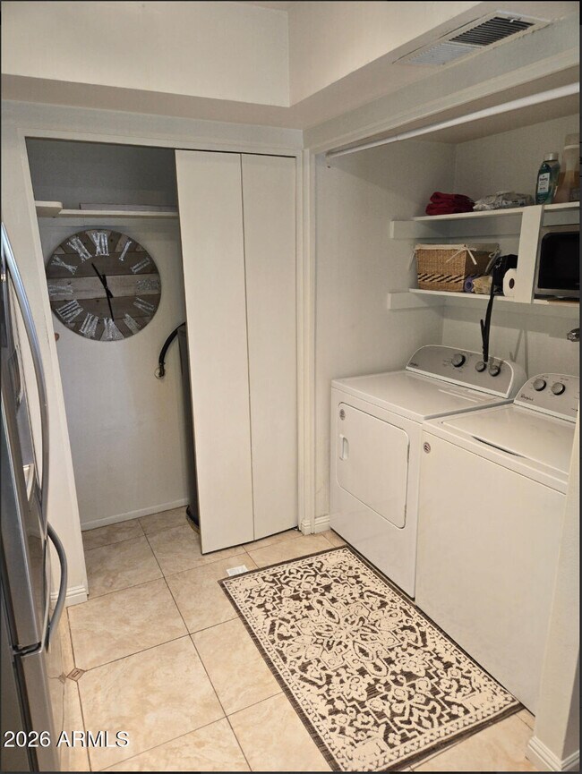 Building Photo - 6148 N 30th Ave