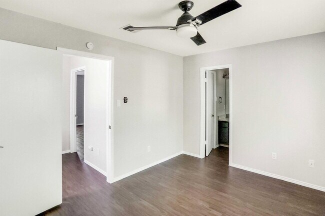 Building Photo - 9614 Nightjar Dr