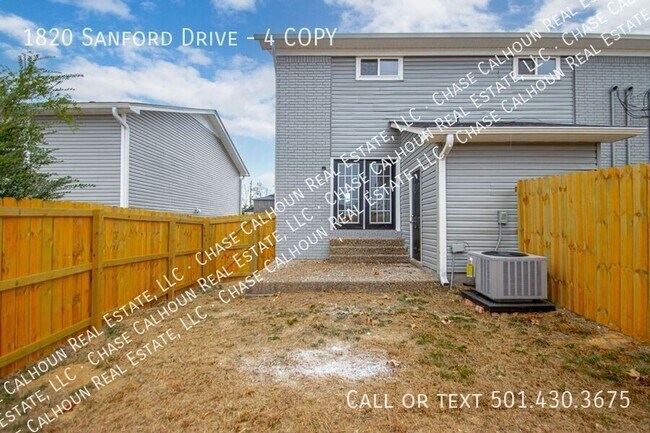 Building Photo - 1820 Sanford Dr