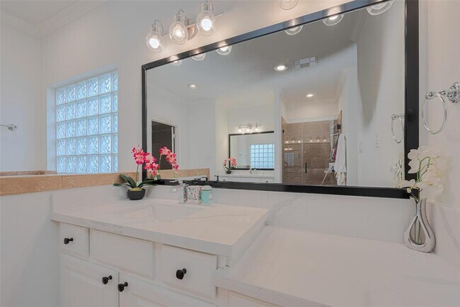 Building Photo - 14439 Basalt Ln