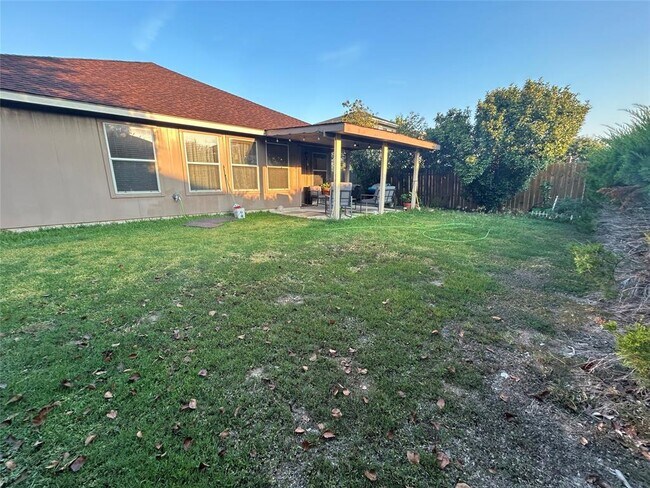 Building Photo - 108 Easy St