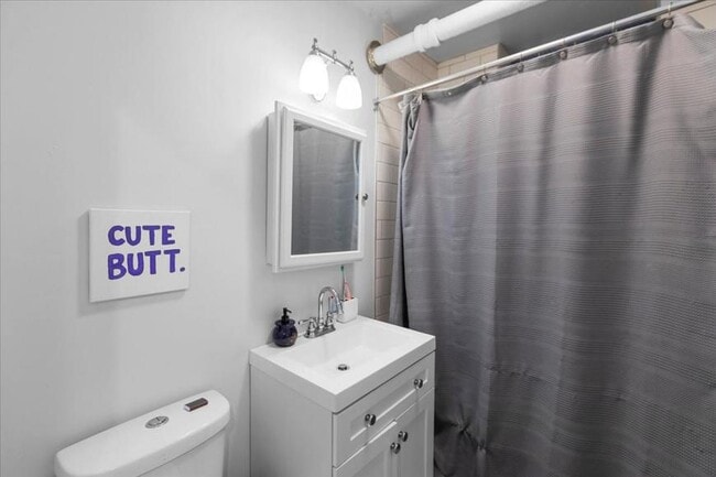 Building Photo - 2 bedroom in Chicago IL 60614