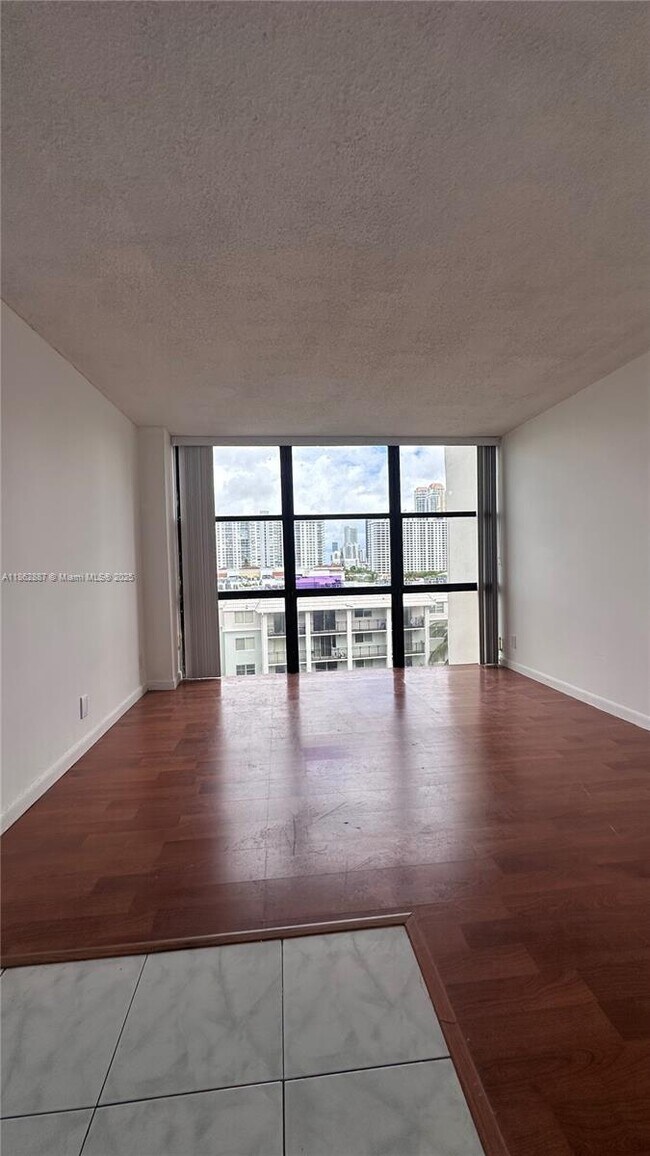 Building Photo - 17021 N Bay Rd