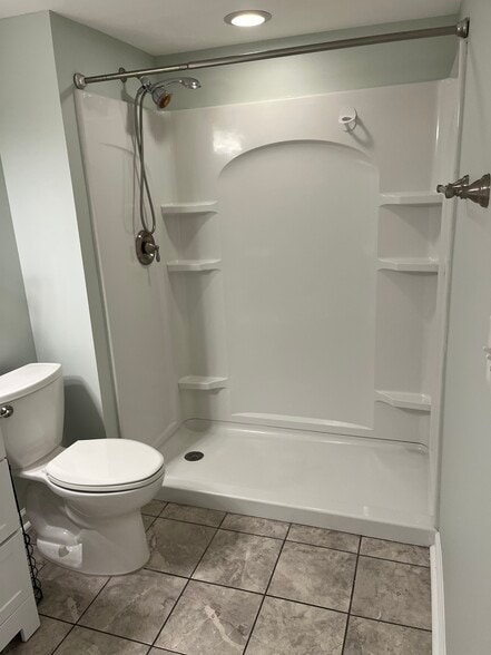 Shower - 2039 Coast Guard Dr