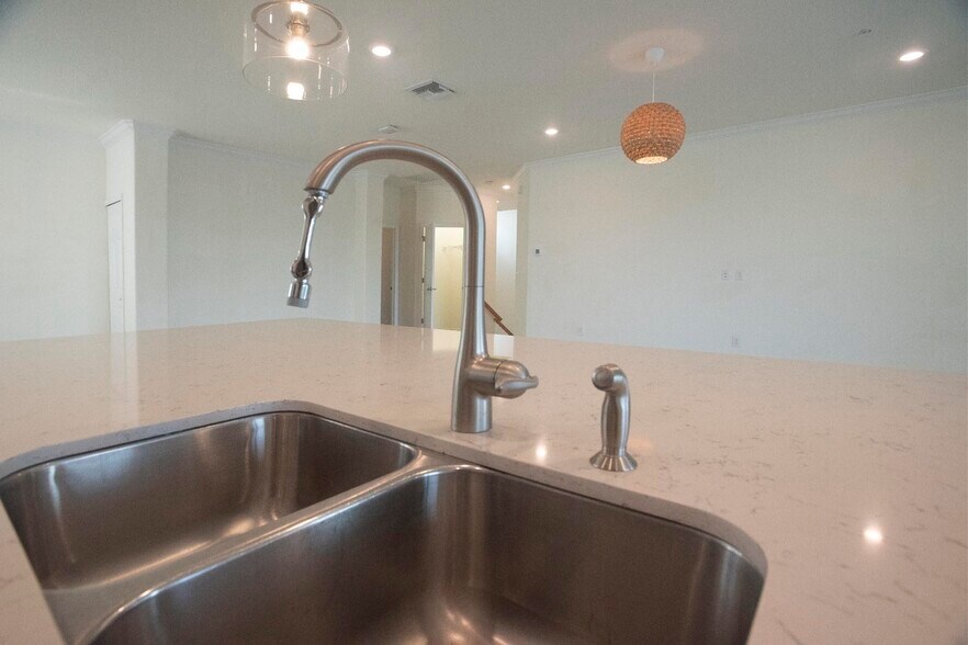 Building Photo - 903 Tidewater Shores Loop