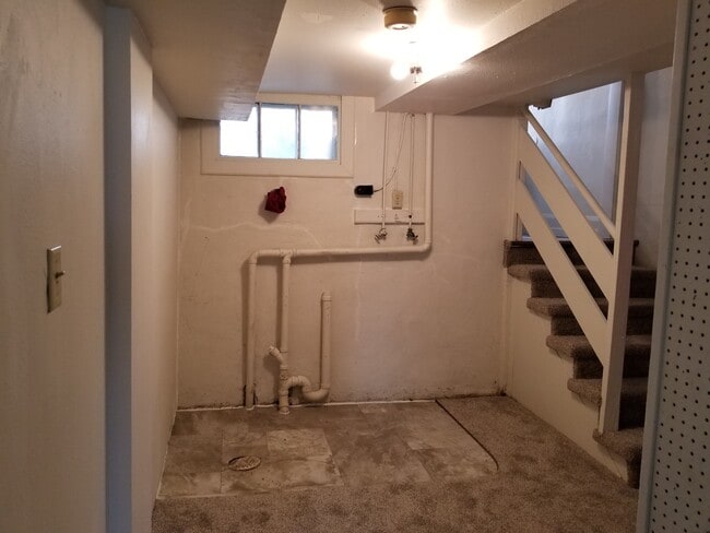 Building Photo - Triplex