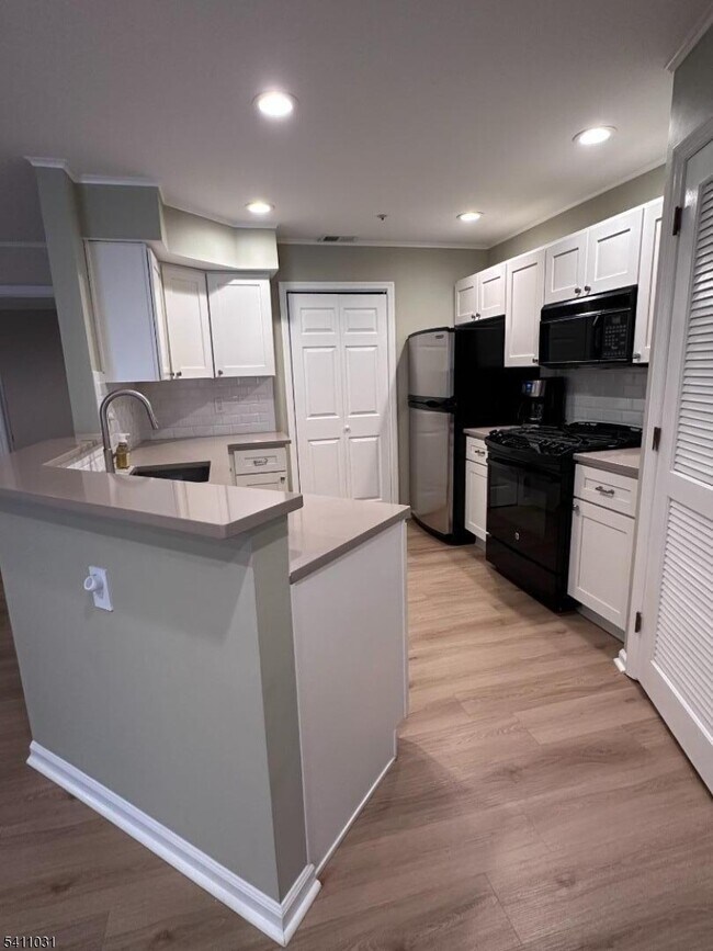 Building Photo - 4609 Tudor Dr