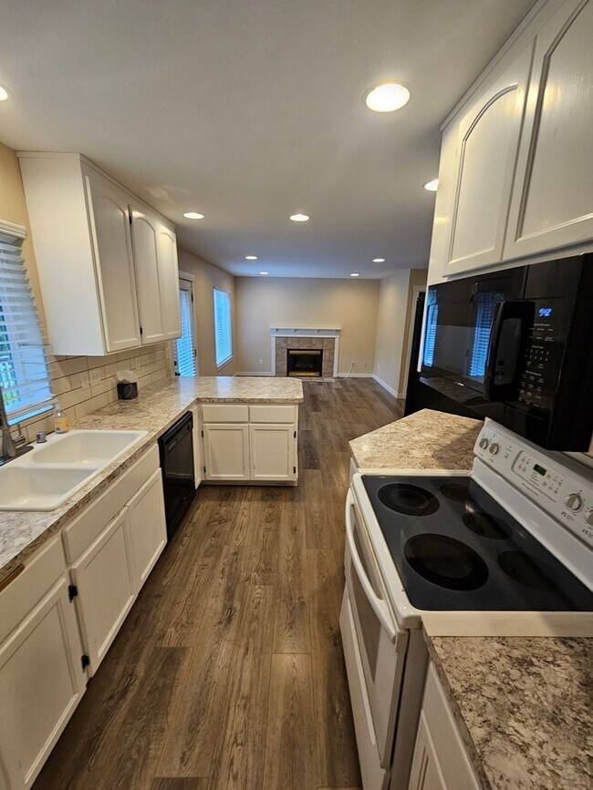 Building Photo - A Private Sanctuary with Perfect Proximity