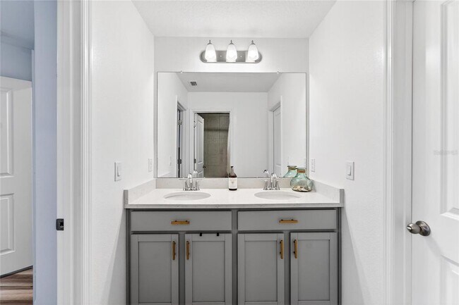 Building Photo - 10718 Ironwood Tree Wy