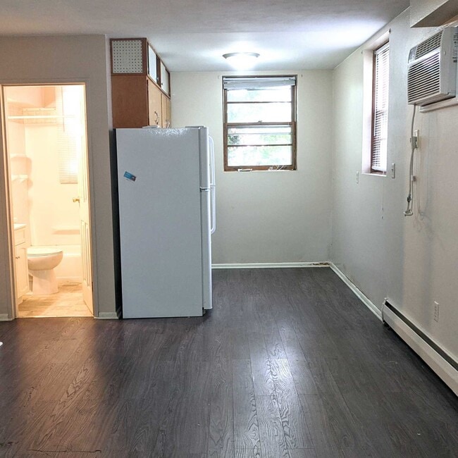 Interior Photo - Parklawn