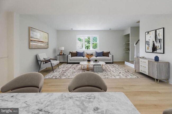 Building Photo - 1132 James Madison Cir