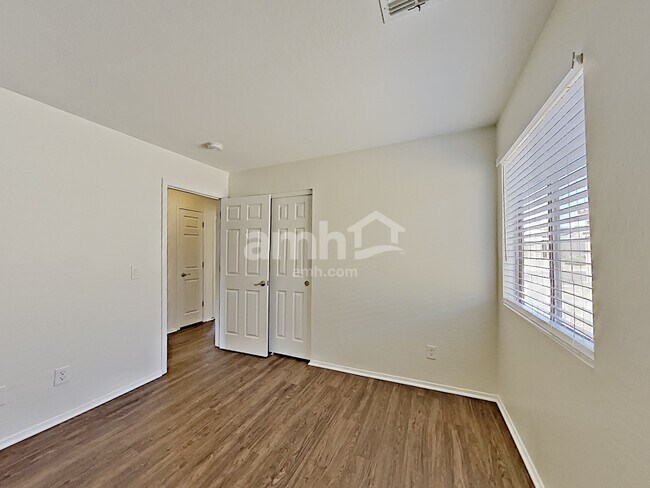 Building Photo - 10525 W Hughes Dr