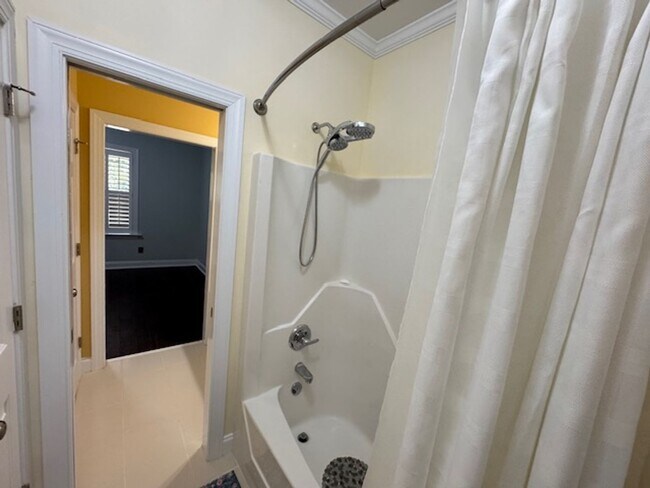 Building Photo - Charming 3-Bedroom Retreat in Wake Forest