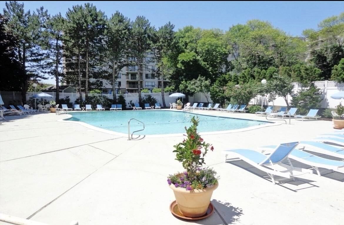 Building Photo - 131 Coolidge Ave