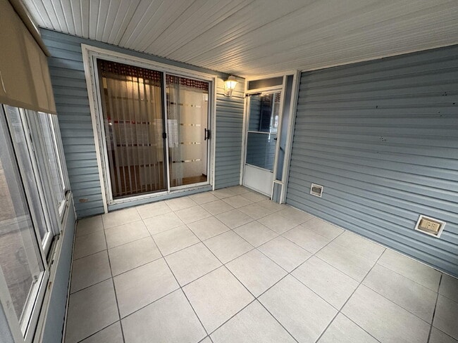 Building Photo - charming 3-bed, 2-bath home is located in the highly desired Strawberry Crest 55+ community