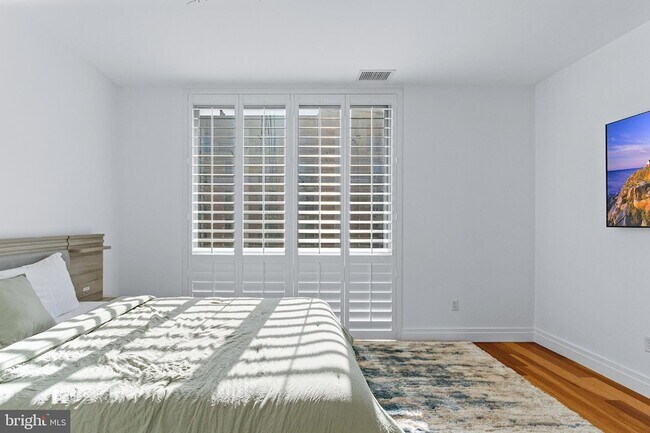 Building Photo - 147 Waterfront St