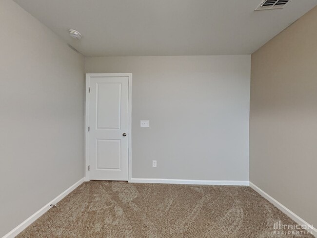 Building Photo - 979 Sequoia Dr