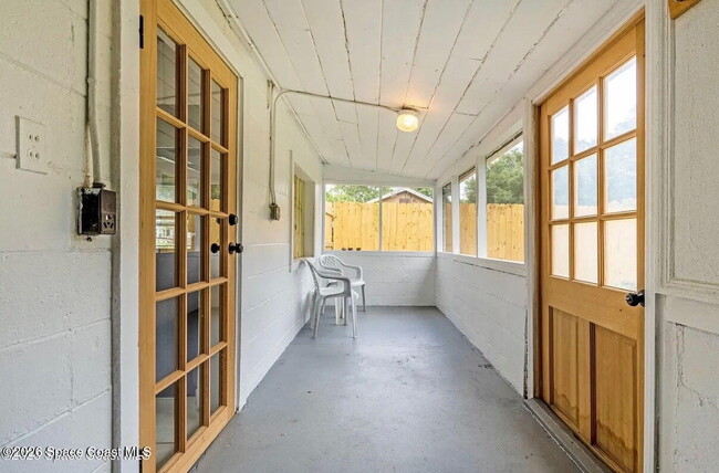 Building Photo - 321 Sagamore St