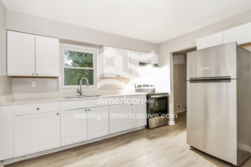 Building Photo - 2309 Dexter Ave