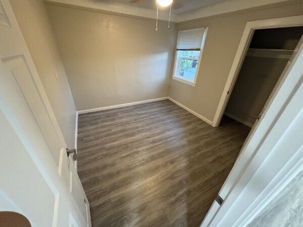 Building Photo - 342 W 10th St