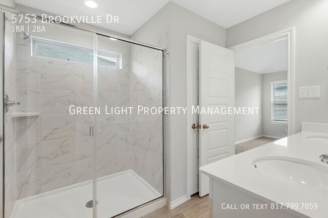 Building Photo - 5753 Brookville Dr