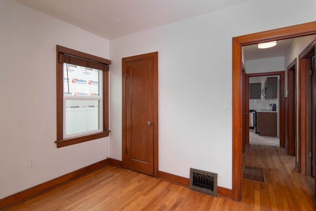 Building Photo - Fully updated 2 Bed 1 Bath Valley home.  H...