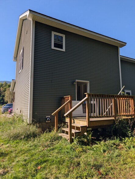 Building Photo - 37 Richies Ln