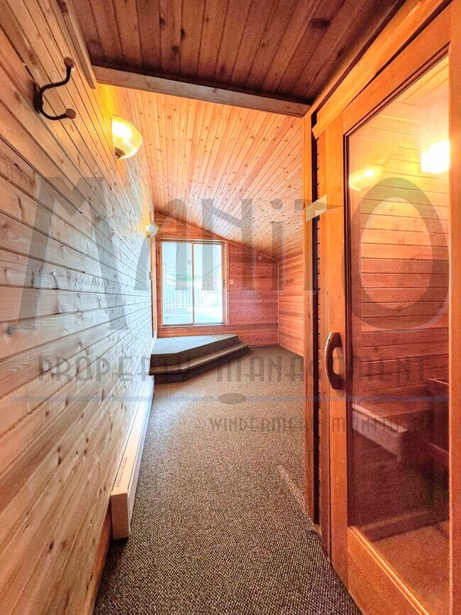 Building Photo - Entertainers Dream Home