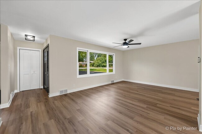Building Photo - 355 Hilltop Dr
